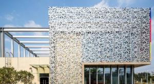 铝单板厂家隆重介绍镂空雕花氟碳铝单板